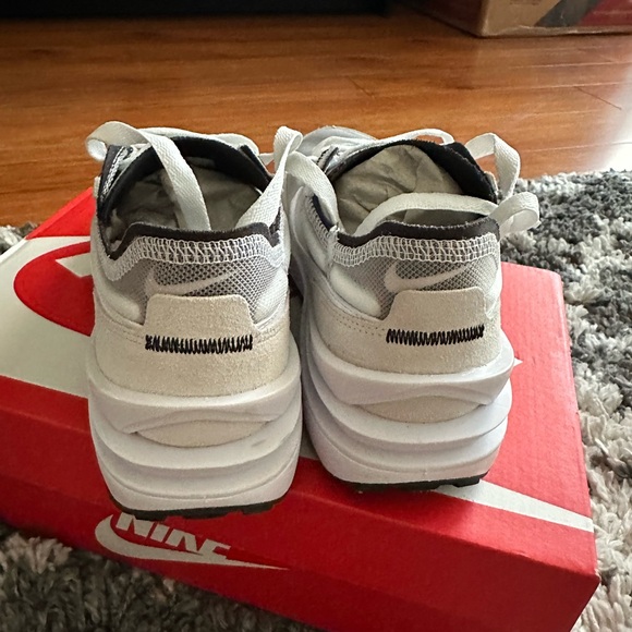 Nike Waffle One women’s size 6 - Picture 3 of 6
